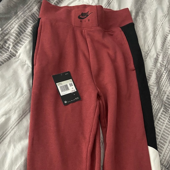 Nike Sweatpants - Picture 2 of 6